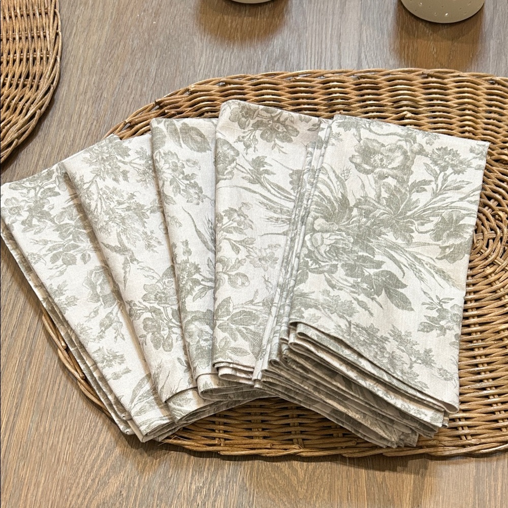 8 Pottery Barn Toile Napkins